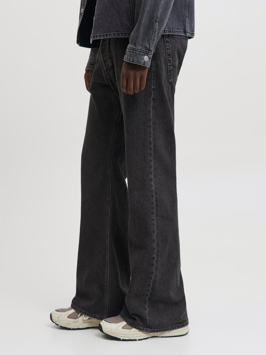 model_shot-detail